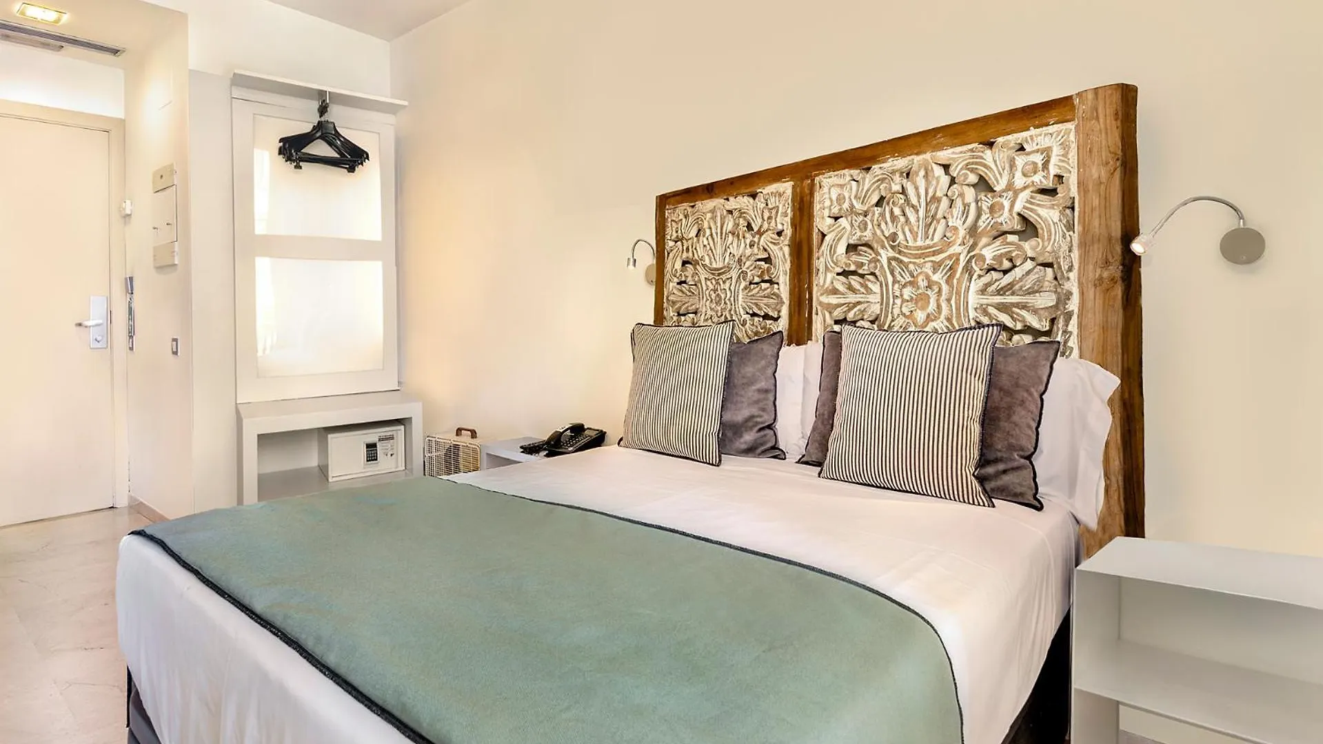 ***  Limonaia Otel Barselona İspanya